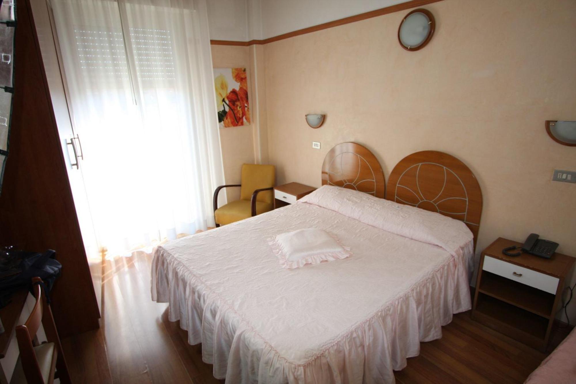 Hotel Britannia Rimini Marina Centro Phòng bức ảnh